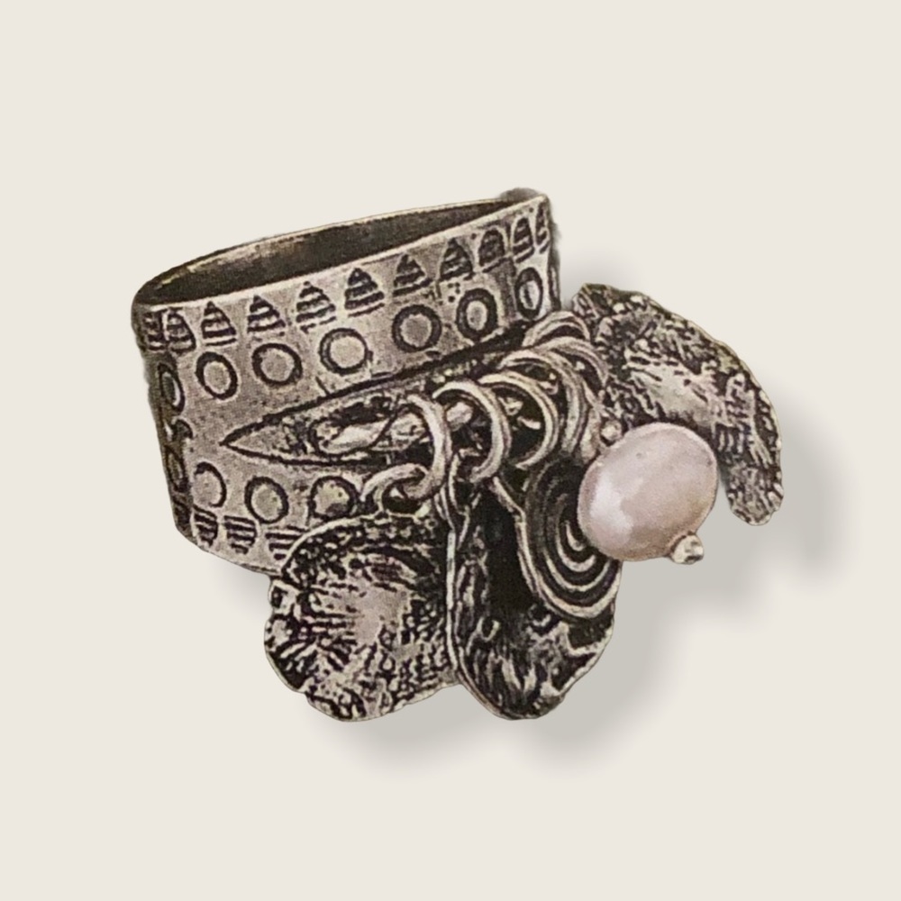 Silpada Cha cha Ring. Sterling silver with etched dangling charms - size 6 - Picture 2 of 3